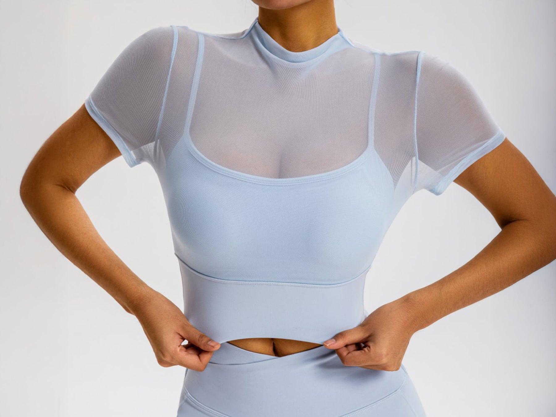 Soft and powerful, feel the inner strength, lightly sculpt your body and lift it up